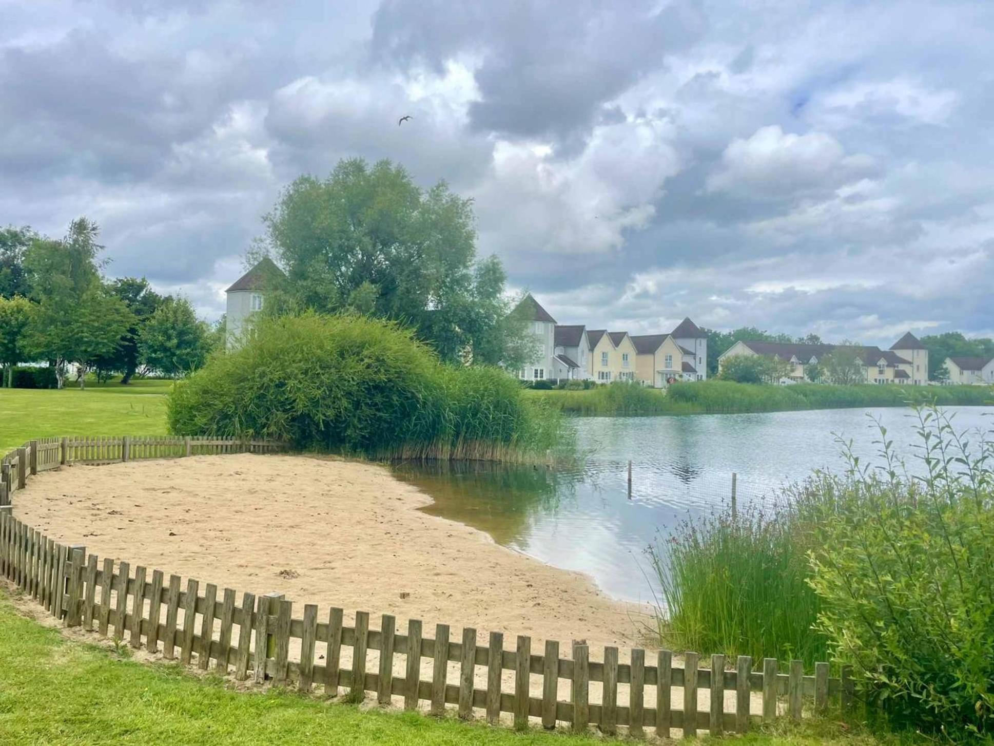 Nyhavn Lakeside Cottage サイレンセスター エクステリア 写真