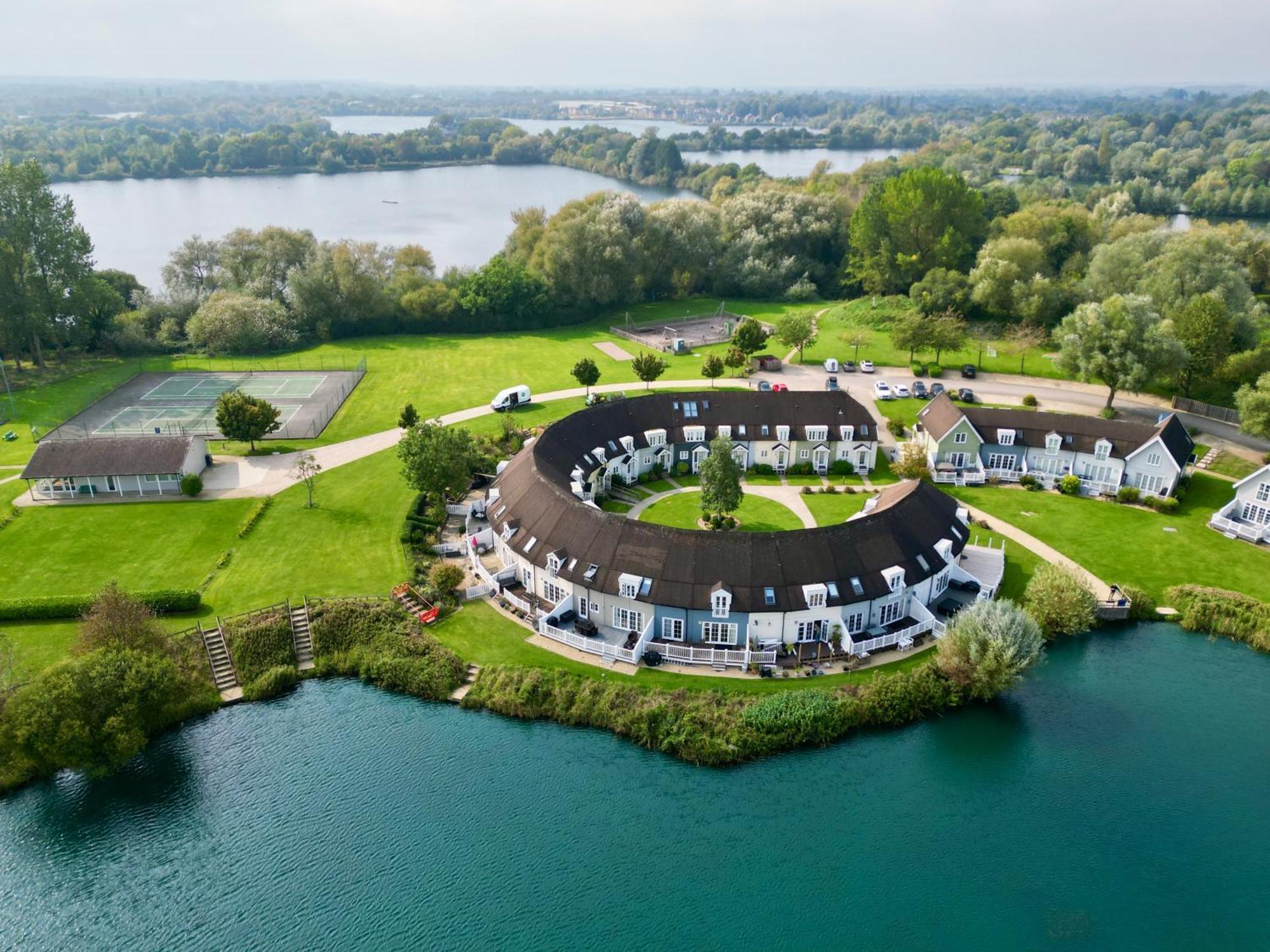 Nyhavn Lakeside Cottage サイレンセスター エクステリア 写真