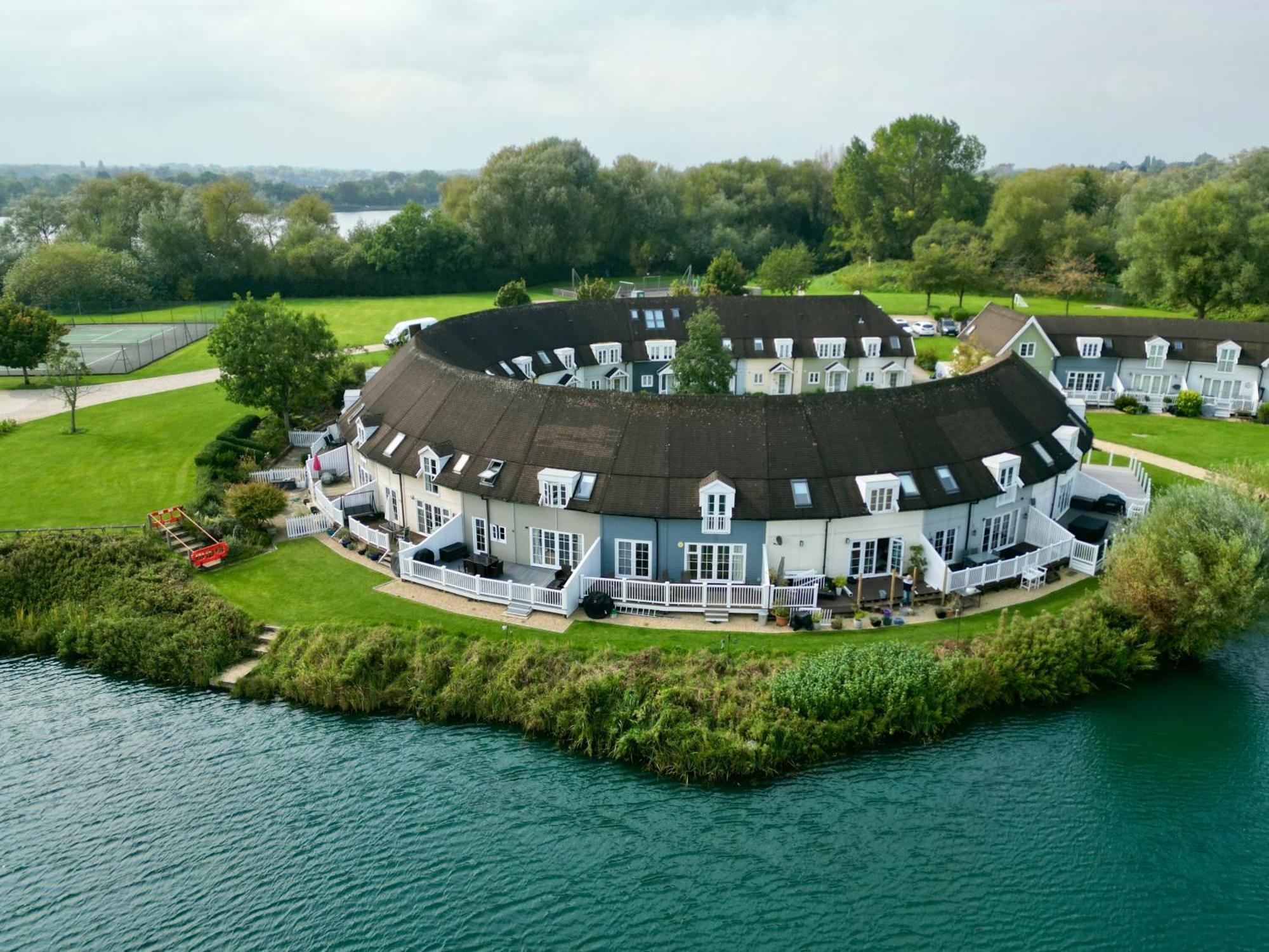 Nyhavn Lakeside Cottage サイレンセスター エクステリア 写真